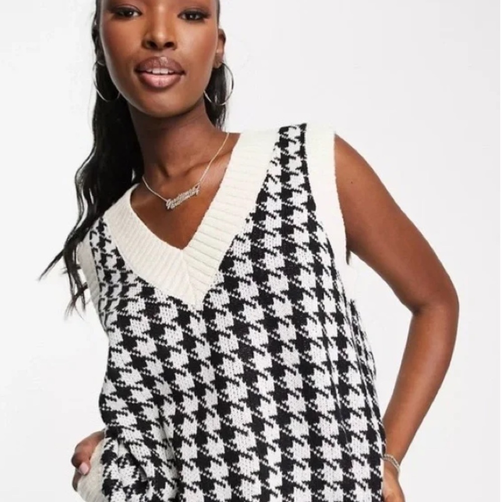 Hollister Houndstooth Sweater Vest